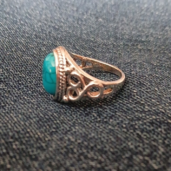Blue and Silver Turquoise Ring with Classic Design - Picture 8 of 11